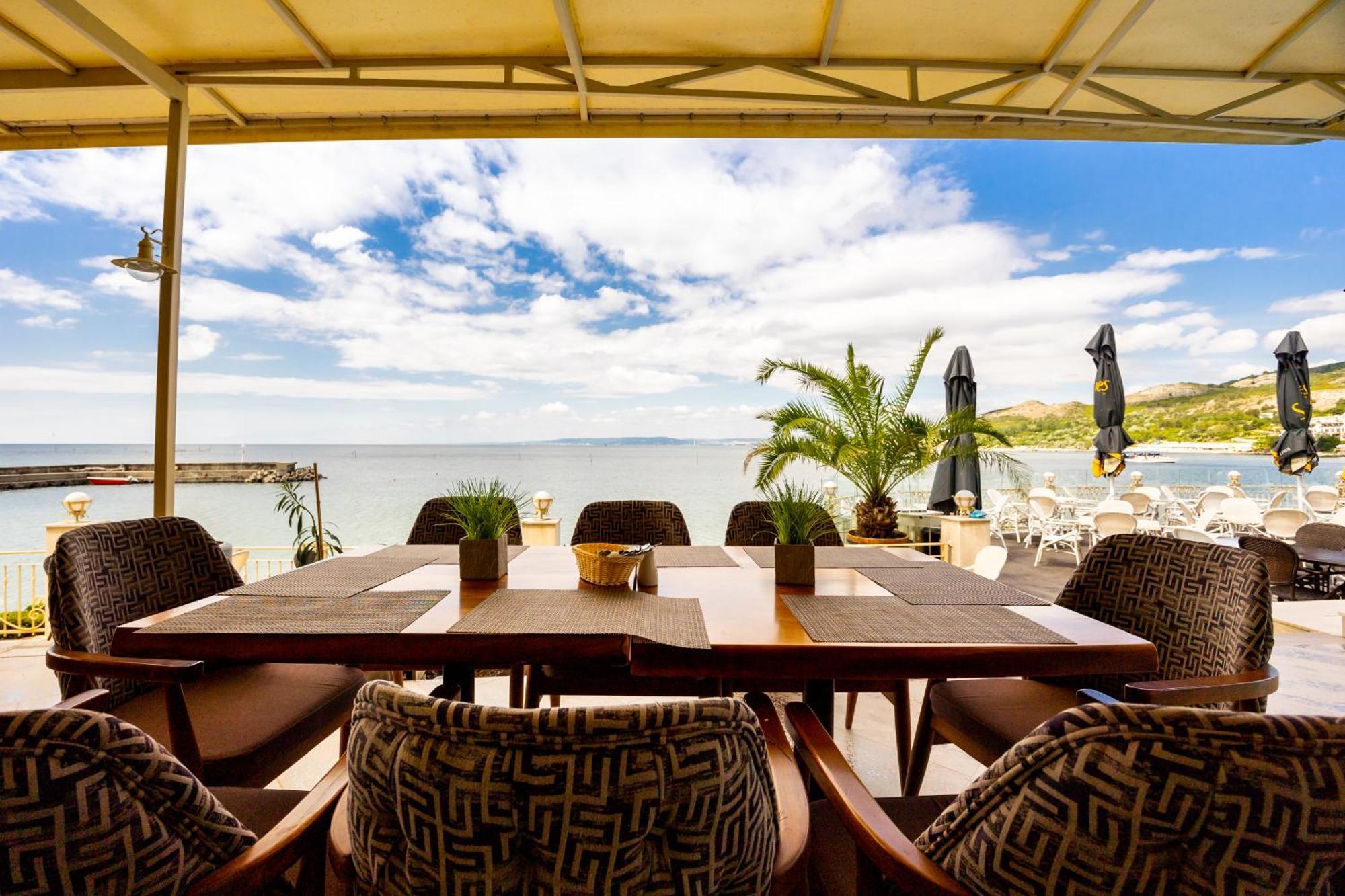 Royal Bay Resort Balchik Exterior photo